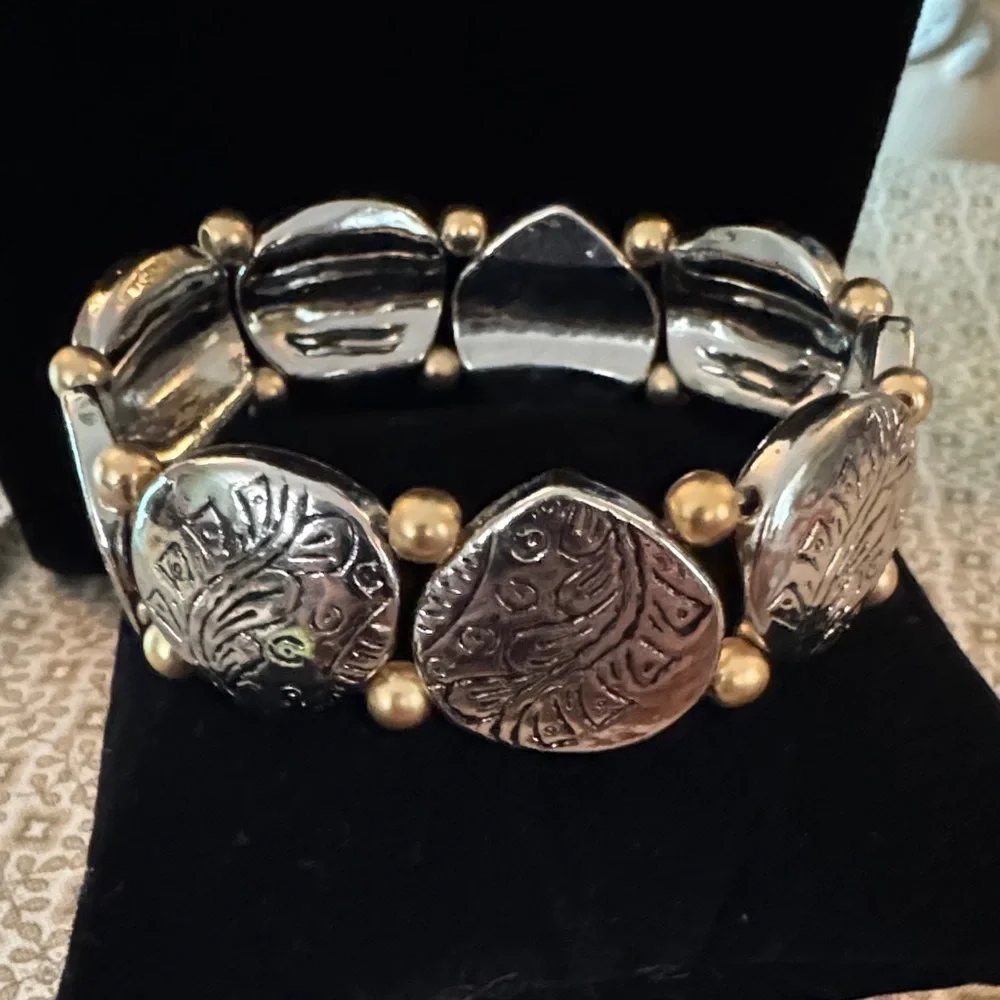 Elegant Silver and Gold Bracelet